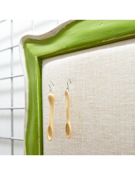 Portapendientes Artesanal de Madera Reciclada | Diseño Barroco Único Portapendientes Artesanal de Madera Reciclada | Diseño Barroco Único