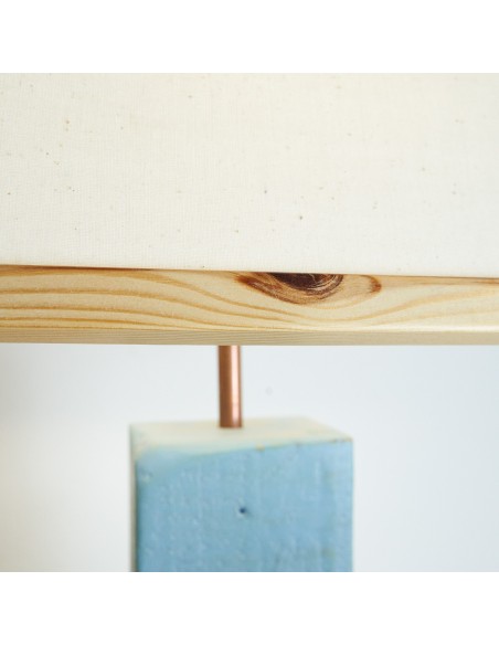 Lámpara de Toques Azules de Madera de Pallet Reciclada Lámpara de Toques Azules de Madera de Pallet Reciclada
