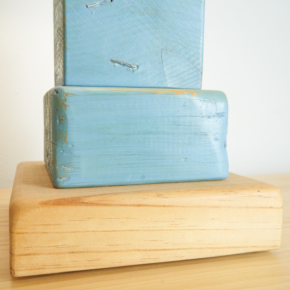 Lámpara de Toques Azules de Madera de Pallet Reciclada 2